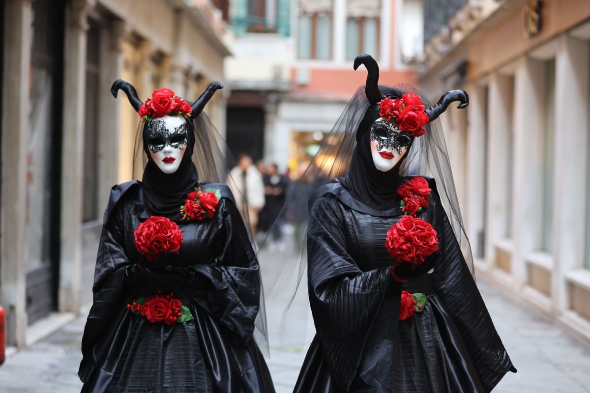 Fantasía temática: Máscaras en dúo